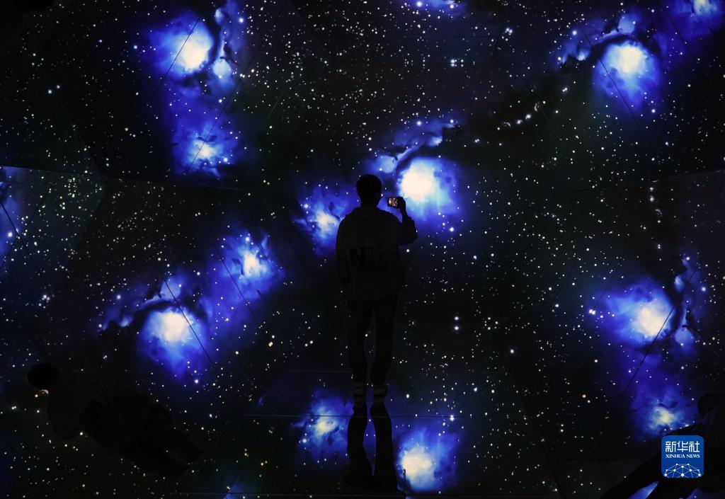 皇冠炸金花下载